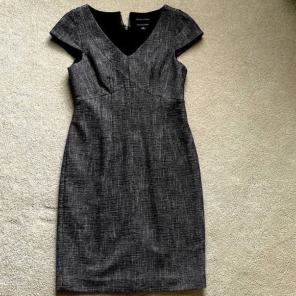 Shell: 74% Cotton 26% Viscose. Lining: 95% Polyester 5% Elastane - Picture 1 of 2